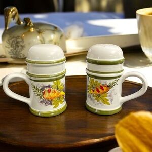 Vintage Italian Pottery
Ceramic Stovetop Salt and Pepper Shakers Hand Painted